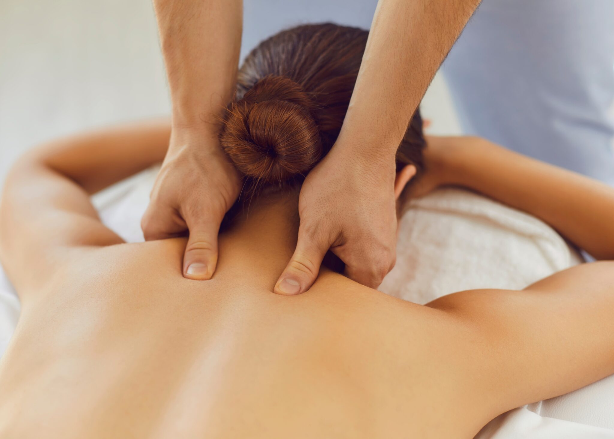 Come eseguire un massaggio per la tua schiena
