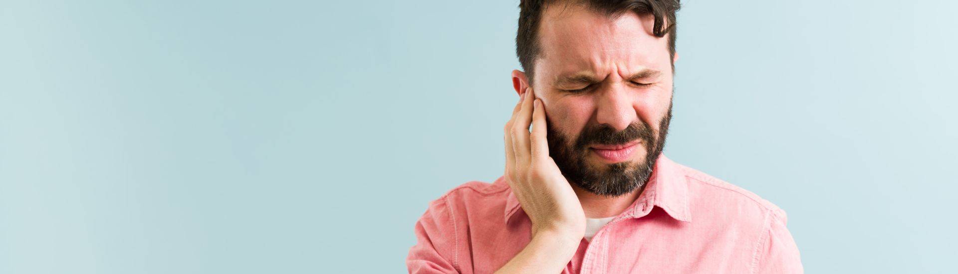 Scopri di più sull'articolo Acufene cervicale: connessione tra collo e disturbo uditivo
